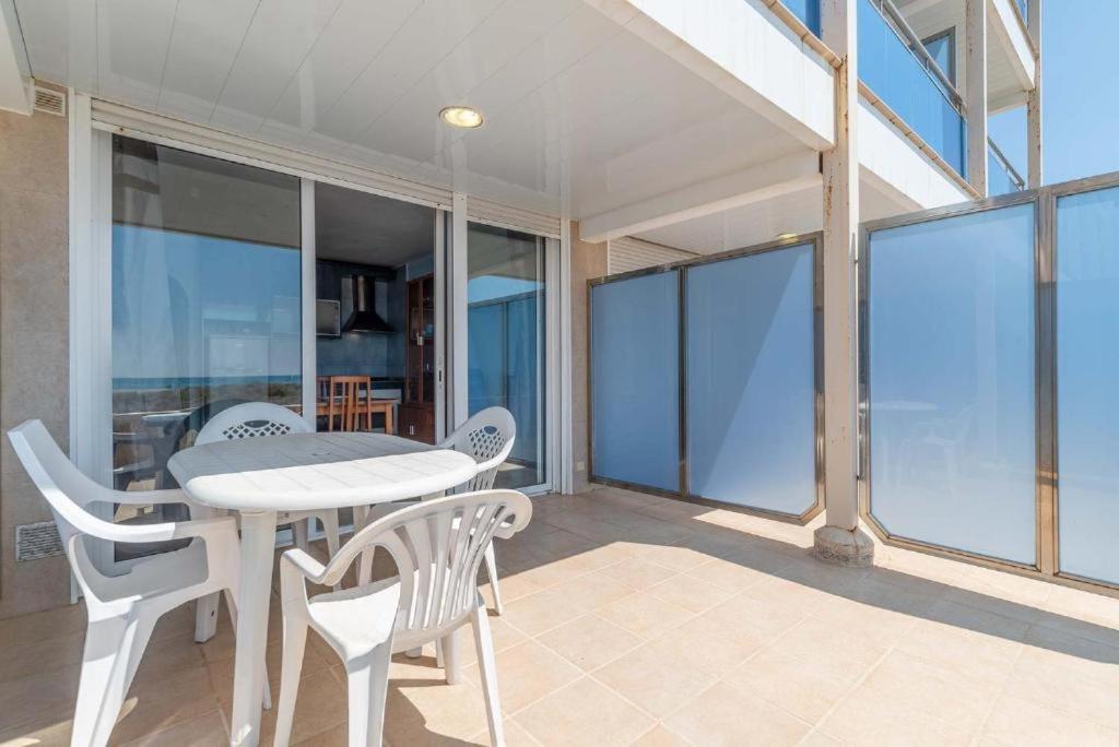 Apartamentos Denis Castelldefels Exterior photo